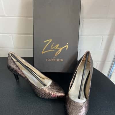 Ziti by Florsheim Womens  Size 36 Animal print 