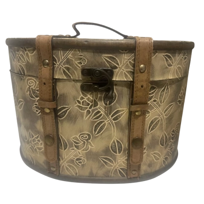 Vintage oval hat box (or hat case)