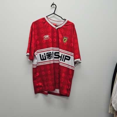 Worship   Size XL T-Shirt Red 
