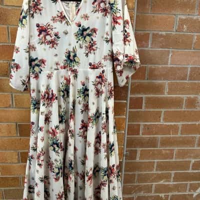 Womens  Evie Grace Size 12 Maxi Dress White Floral 