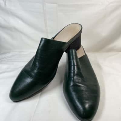 bul WOMENS GREEN HEELS SLIDES MULES 42 LEATHER