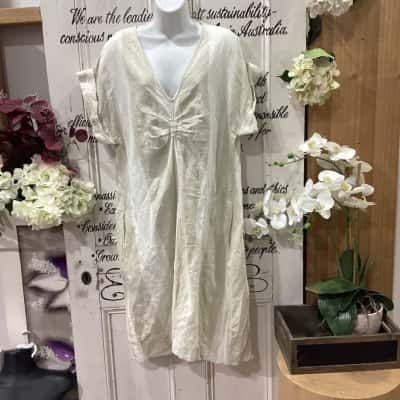 ADRIFT SIGNATURE BRAND! Womens  Size One Size Midi Dress / Shirt Dress Striped! BEAUTIFUL BEIGE AND CREAM STRIPED DRESS WITH POCKETS! HAS RUCHING AND A RAW HEM! GREAT FOR AND OCCASION!