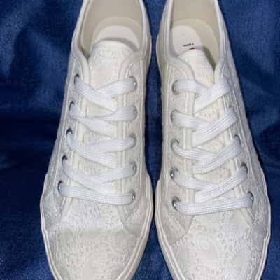 I LOVE BILLY  Women's "Serener-Il" Lace look Sneakers Size 39  White 