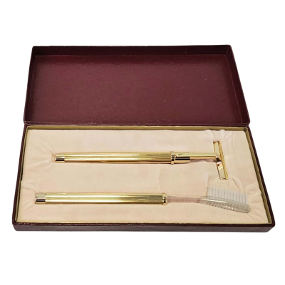 Vintage Chamant International Shaver and Toothbrush Set. (Not Used).
