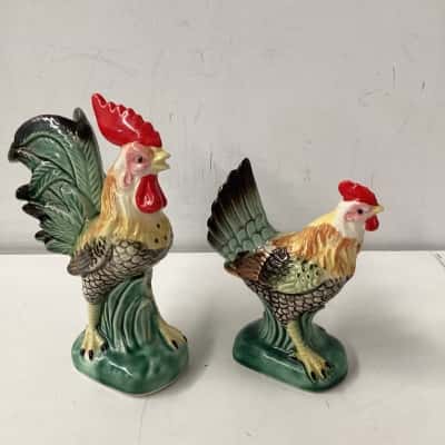 Rooster and  Hen vintage salt and pepper shakers made in japan