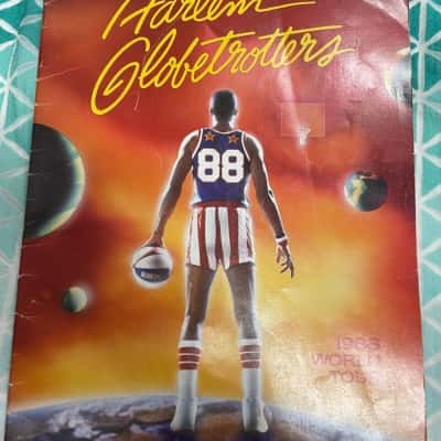 Harlem Globetrotters World Tour 1988 Souvenir Book