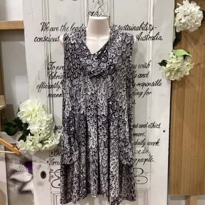 Taking Shape Brand! NWOT WATERFALL BODICE HEM ACCENTED MOCK COLLAR MIDI DRESS! Womens  Size 16 Midi Dress / Sleeveless Dress  Black  / Pattern / White 