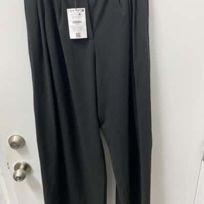Bershka Womens  Size 20 Cropped Pants Black  