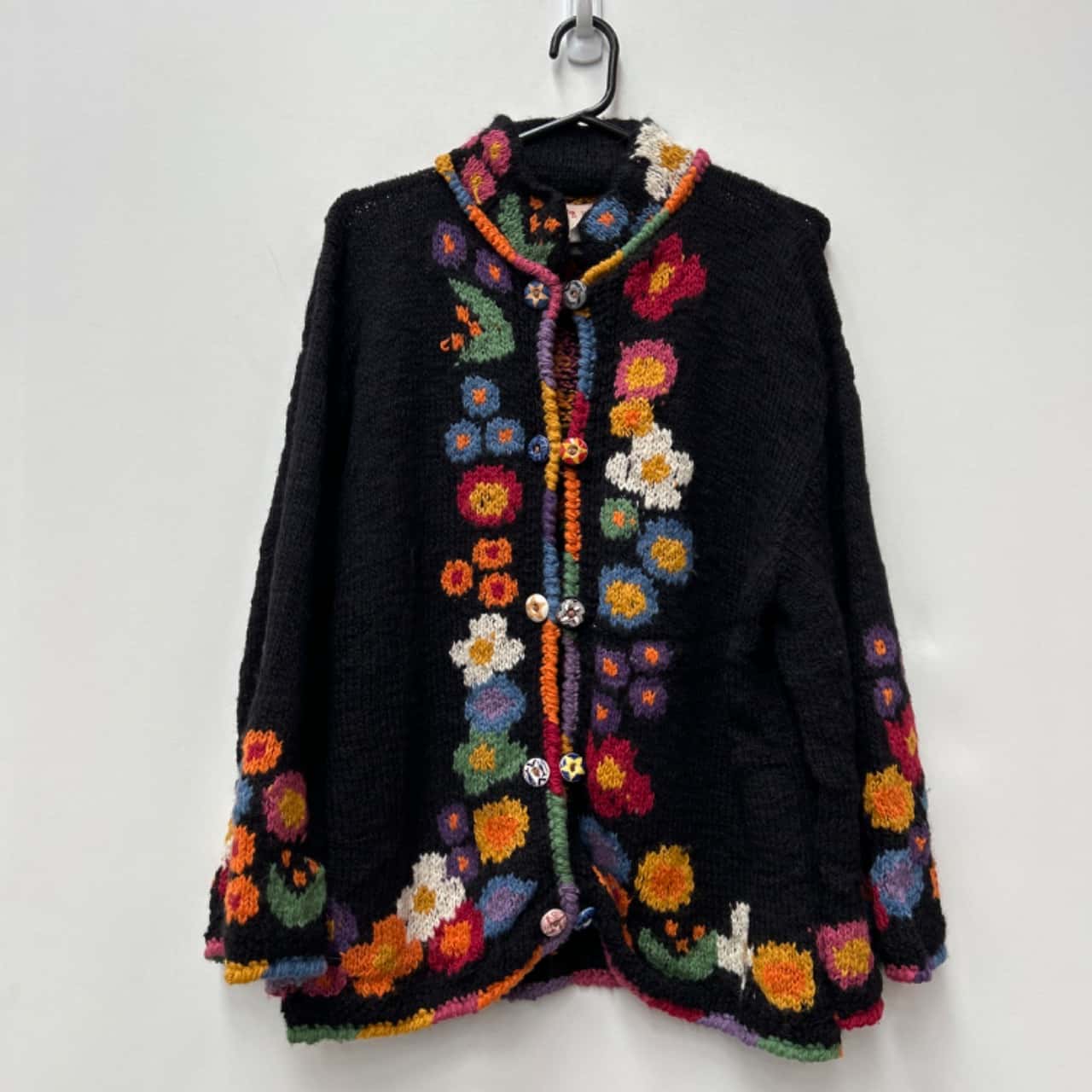WORLD FOLK ART Nanaimo Canada black floral knit Cardigan size M/L (s)