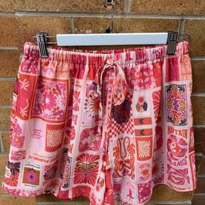 Miracle Womens  Size 10 Pattern / Pink  Short