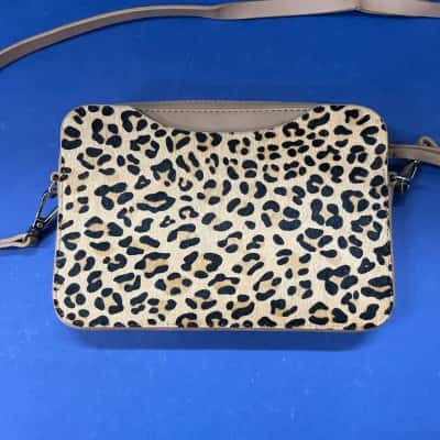 Jo Mercer Womens Cross Body Bag Animal print / Beige 