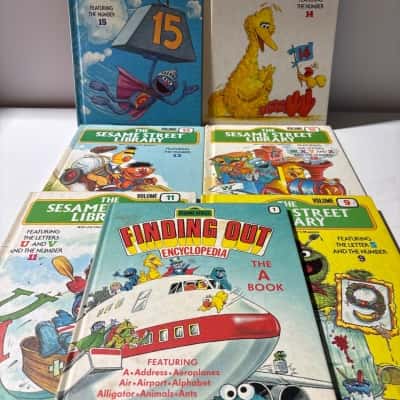 VINTAGE Sesame Street Encyclopaedia *x7 only