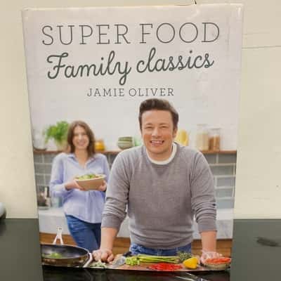 Jamie Oliver: Super Food Family Classics