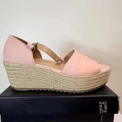 Naturalizer Womens  Size 42 Sandals Pink  