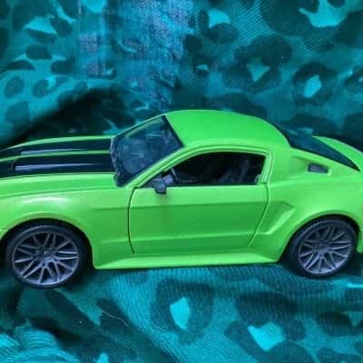 Ford Mustang 2014 1:24 scale