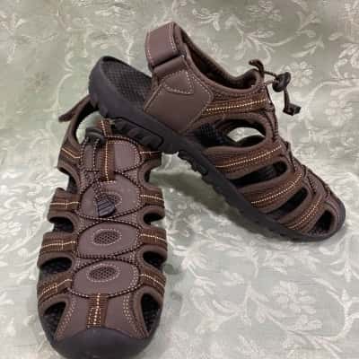  Mens  Size 8 Adventure Sandals Brown 