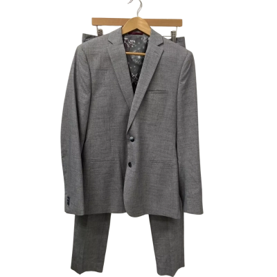 Politix Mens  Size M Light Grey Suit 
