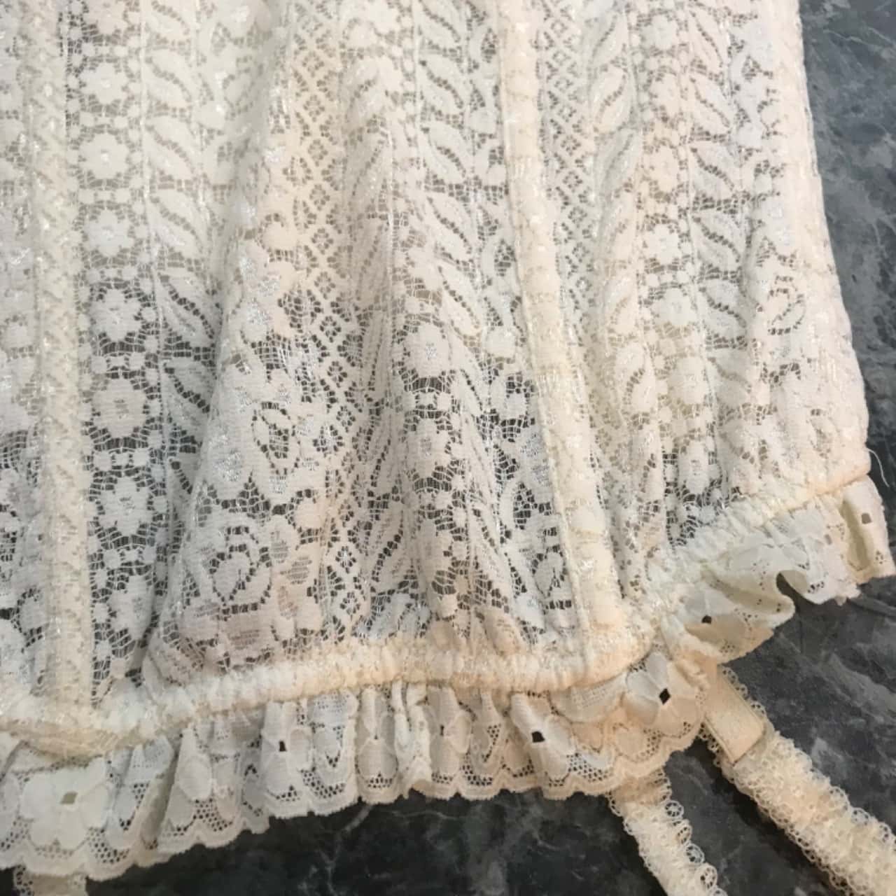 Sorcerey Womens Lace Corset with Suspenders Size 16D White