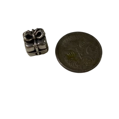 Plain Charm Medium 925