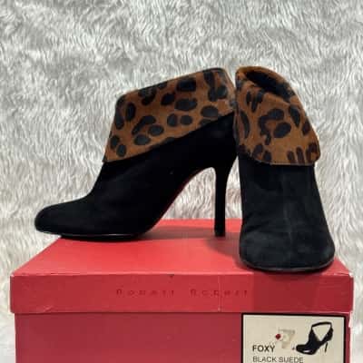 Robert Robert Womens  Size 7 Boots Animal print / Black  