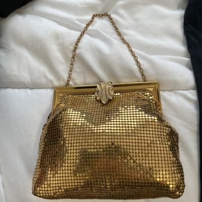 Vintage Whiting And Davis Womens Gold Mesh Clutch / Purse 