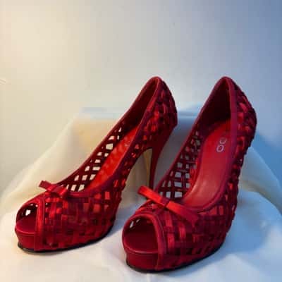 Retro Red Woven Shoes 