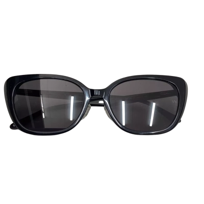 VW Vera Wang Womens VW518 Black Sunglasses (As Is, light scuff on lens)