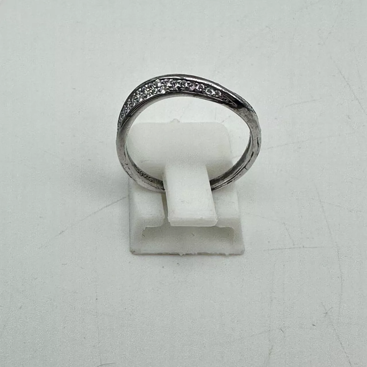 S925 Silver Sparkly Clear Stones Ring size N