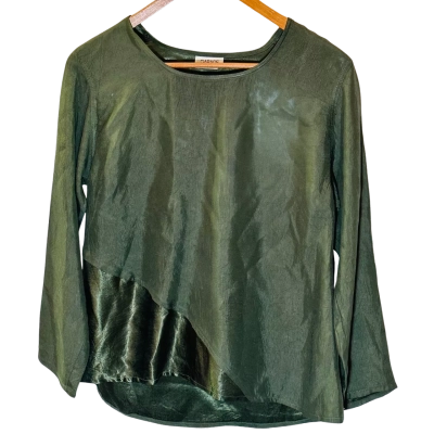 GARAGE Size M Long Sleeve Top Green 