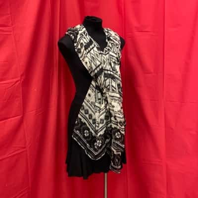 Gregory Ladner Womens  Size One Size Tribal 100% Cotton Large Scarf/Wrap/Sarong
