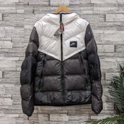 Nike Mens  Size M Winter Jacket Black  / White 