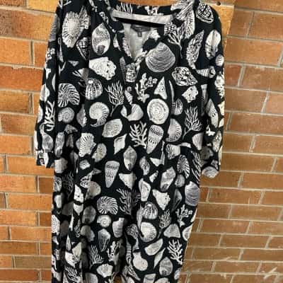 Yarra Trail Womens  Size 20 Midi Dress Pattern 
