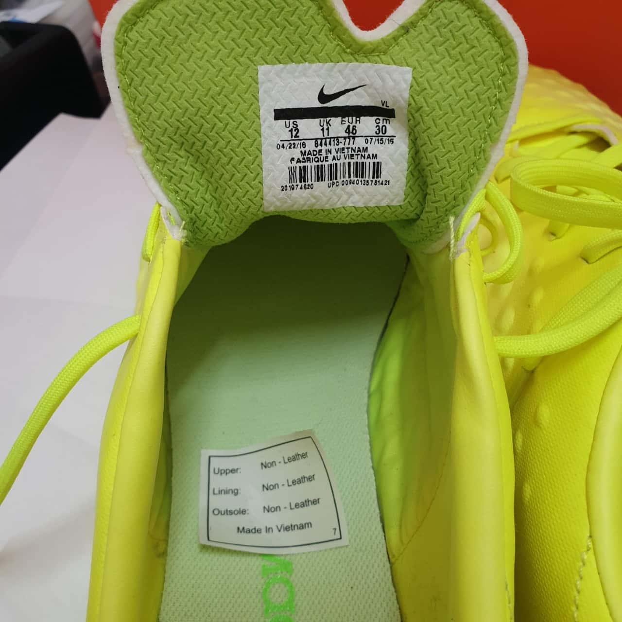 Nike Magistax Onda II IC Indoor Boots Size 12 Volt/ Green