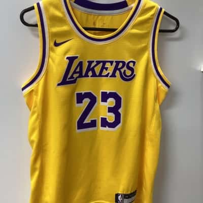 Nike Mens  Size 2 Yellow 