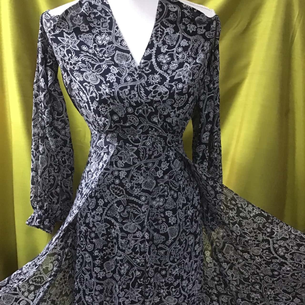 Seed Heritage Women’s Long Sleeve Dress. Navy Blue / White (s)