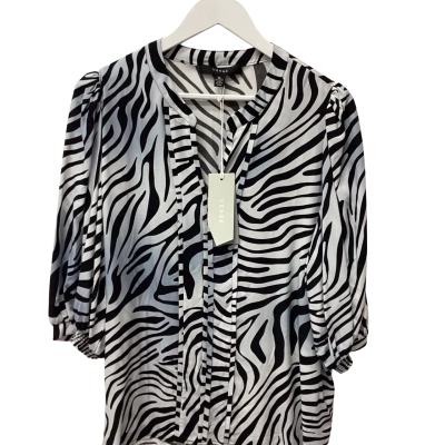Verge Womens  Size XL Casey Top Animal print 