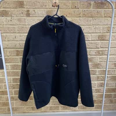 Yuki Threads Mens black sherpa fleece jacket. Size XL 