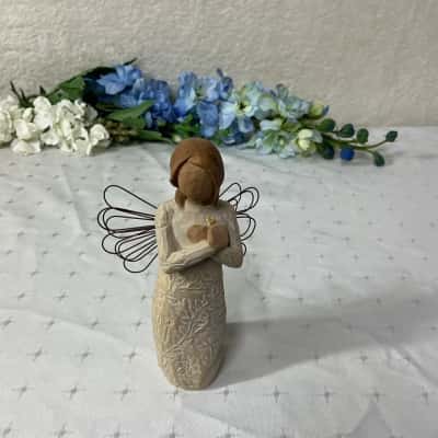 Willow Tree Demdaco "Remembrance" Angel Figurine (boxed)