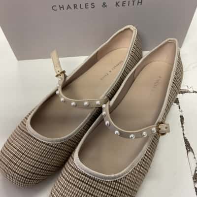 Charles & Keith Womens  Size 39 Flats Brown / Checked / Cream 
