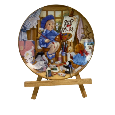 The 1993 Carol Lawson Plate’Art Class’