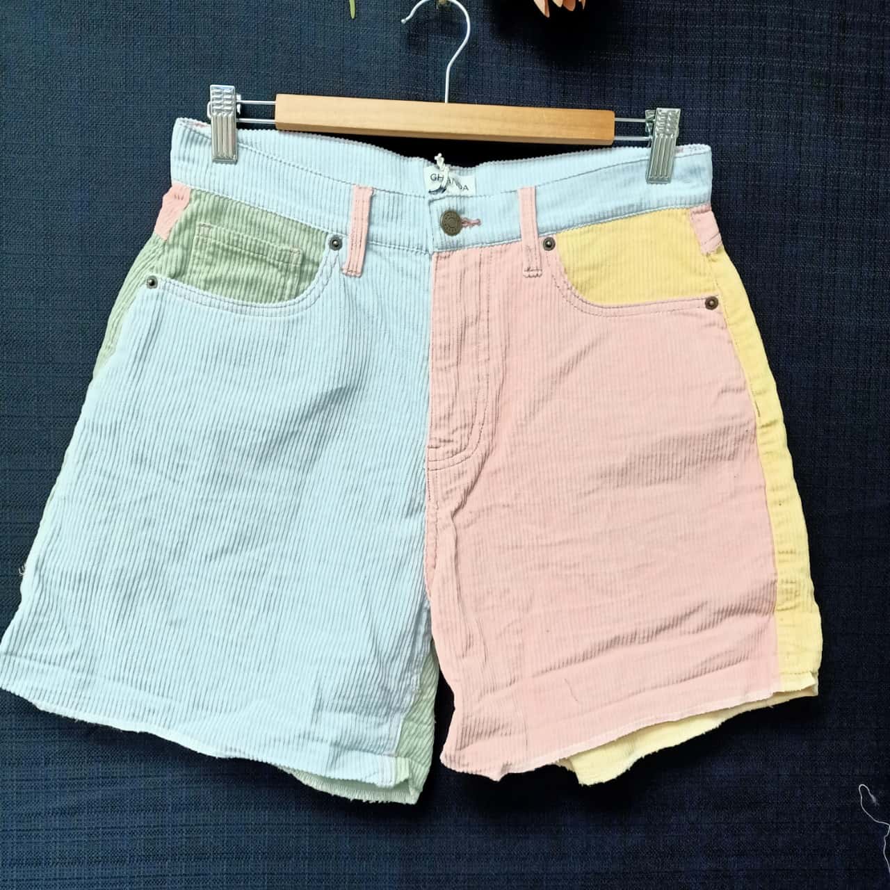 BNWT Ghanda Womens Size 10 Shorts Multicoloured (s)