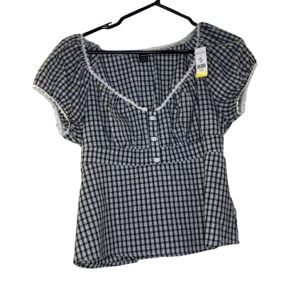 Shien Womens  Size M Button Up Top Black  / Pattern / White 