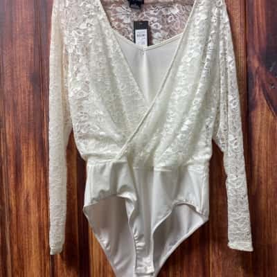 City Chic  Size XS Bodysuit Off White lace new 