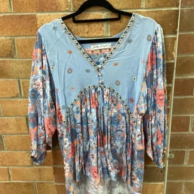 Salty Bright Womens  Size 6 Floral Shirt