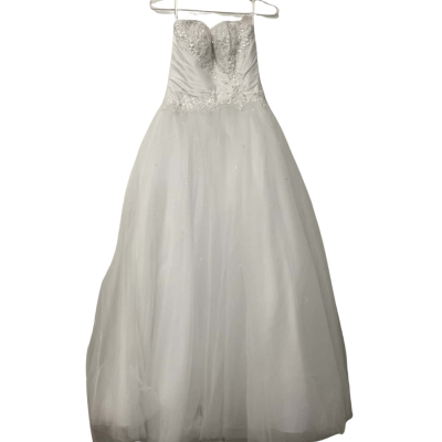  Womens Allure Bridal Quinceanera Size 4 White Debutante Dress