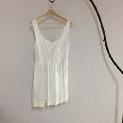 Aureta  Women's  Size S Sleeveless Dress  White 