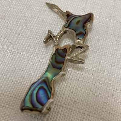 Vintage New Zealand Brooch Abalone 925 Sterling Silver NZ Map Women’s Collectable 