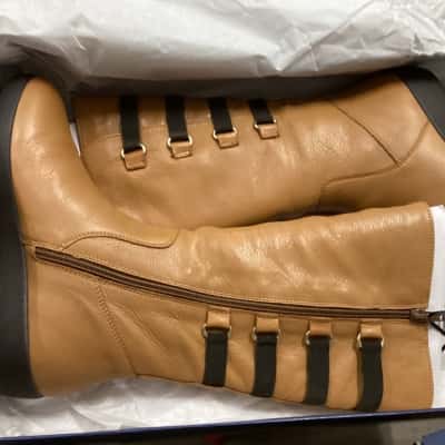  Womens  Size 37 Boots Brown 