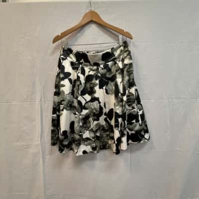 Review Womens  Size 12 skirt