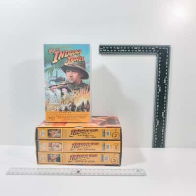 VHS Bundle 4pcs Indiana Jones + 1 